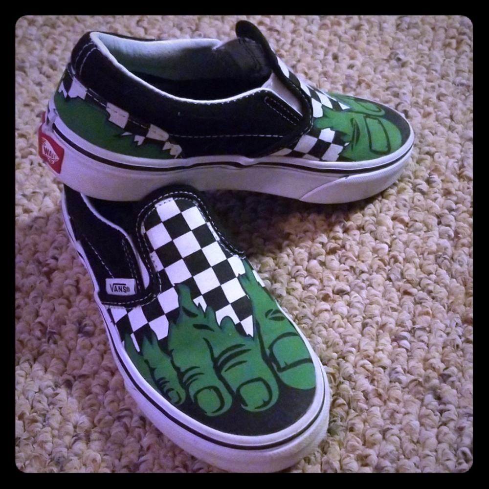 Vans Limited Edition Hulk Skip Ons